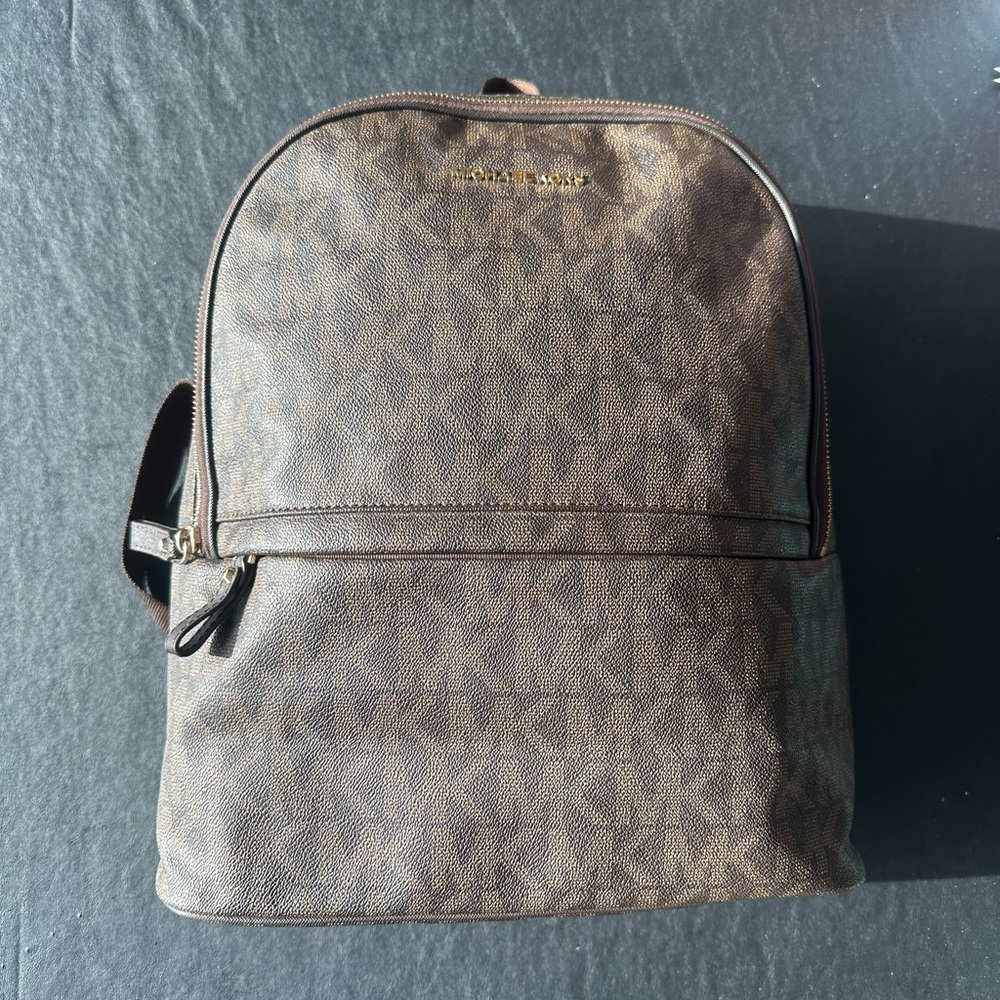 🌟Micheal Kors Brown Signature Backpack 🌟